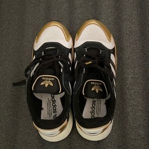 Men’s adidas with a little creasing on the top